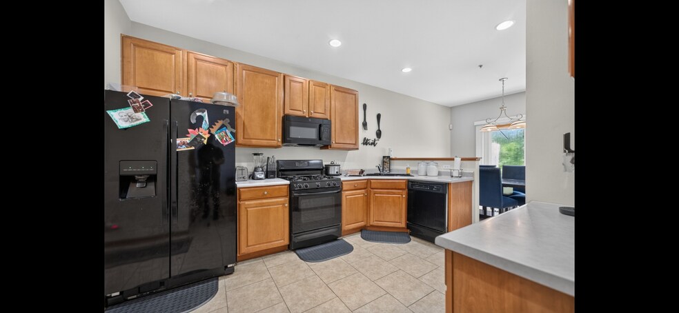 Building Photo - 949 Tanager Ct