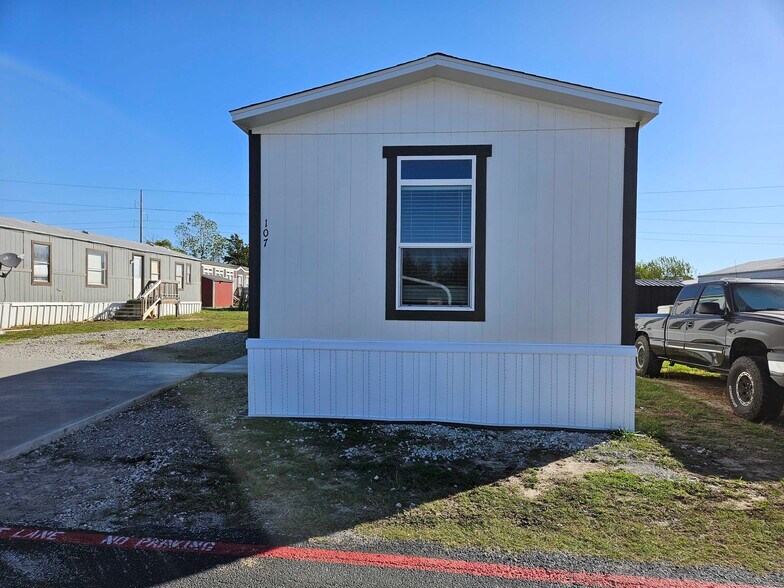 Building Photo - 107 Prairie Dr