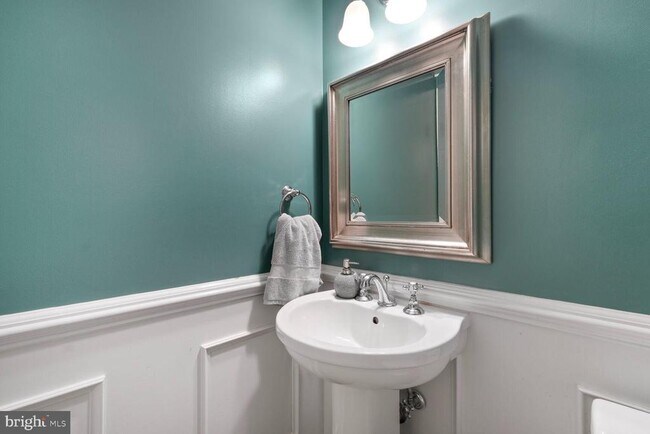 Building Photo - 1311 Capulet Ct