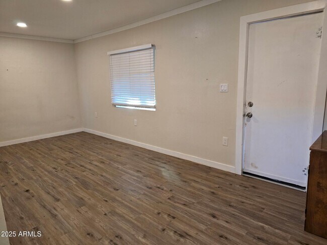 Building Photo - 19 W Fremont St