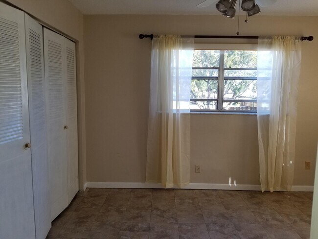 Building Photo - 5861 NW 16th Pl