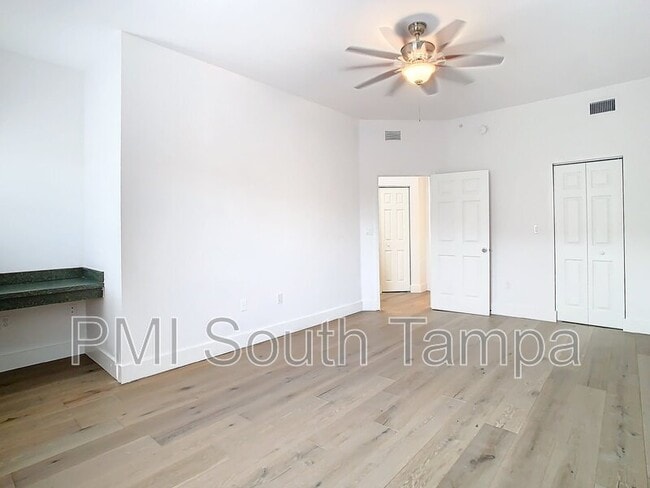 Building Photo - 5220 Beach Breeze Ct