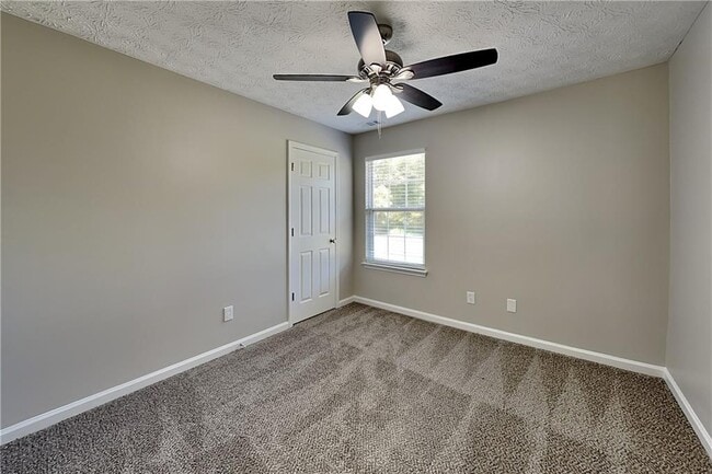 Building Photo - 1618 Sparrow Wood Ln SW