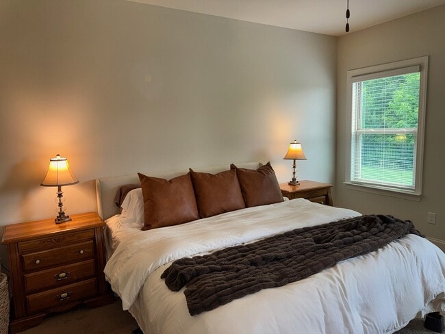 Building Photo - 854 Clear Spring Dr