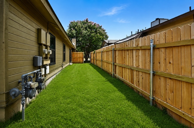 Building Photo - 3410 Ridge Ash