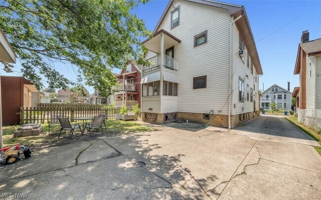 Building Photo - 2287 Ogontz Ave