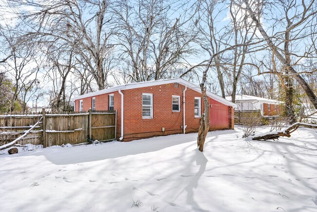 Building Photo - 1950's 2 bedroom home for rent in St. B Area!