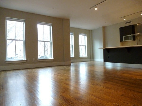 Building Photo - 11 Saint George St