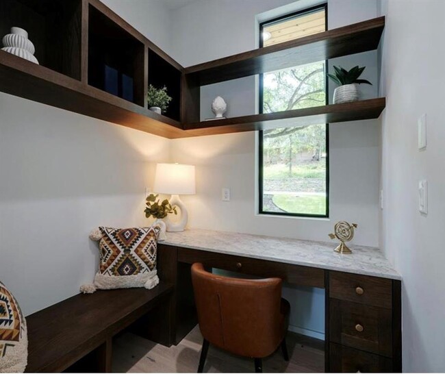 Building Photo - 2212 Trailside Dr
