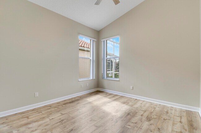 Building Photo - 726 SW Aruba Bay