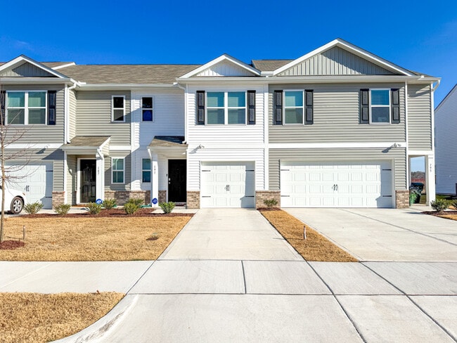 Building Photo - 119 Seymour Vlg Dr