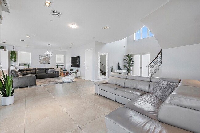 Building Photo - 7477 NW 99th Ave