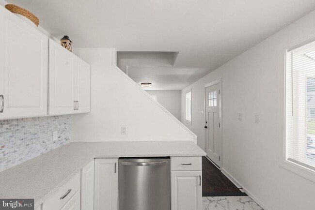 Building Photo - 8723 Lackawanna Ave