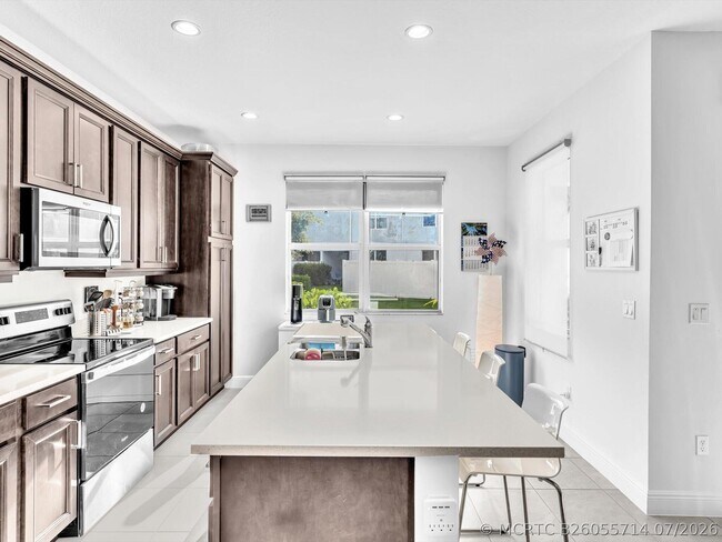Building Photo - 556 Sanderling Cir