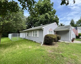 Building Photo - 9251 Hickory St