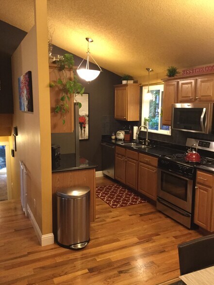 Building Photo - 29748 4th Ave S