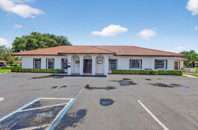Building Photo - 328 NW 42nd St