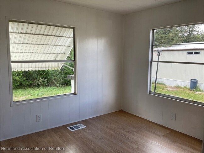 Building Photo - 4807 Mundell Ave