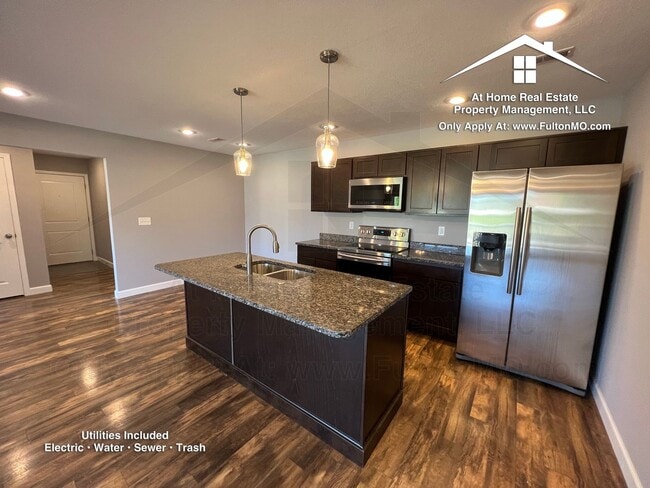 Building Photo - 301 E St Eunice Rd