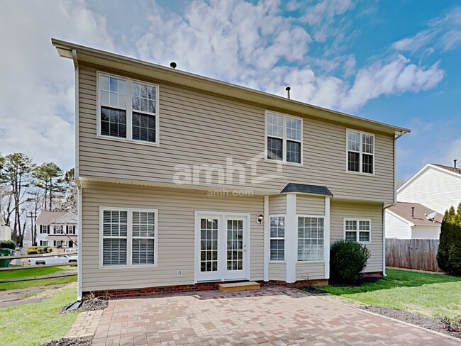 Building Photo - 3806 Glen Lyon Dr