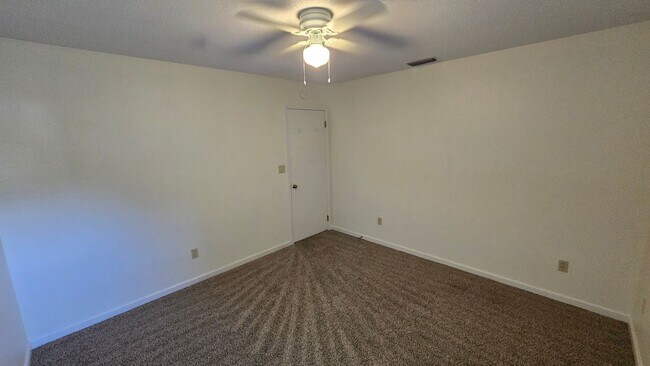 Building Photo - Beautiful Large home off of Mahan