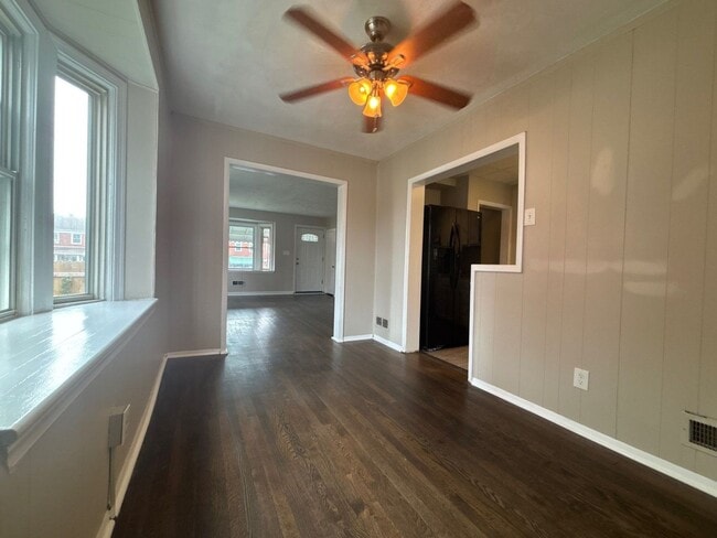 Building Photo - Stunning Three Bedroom Home In Essex
