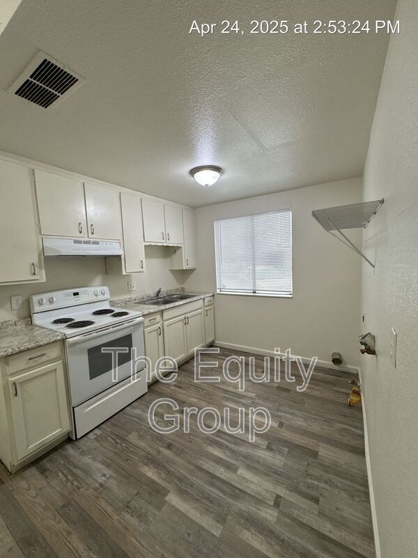 Building Photo - 410 N West St