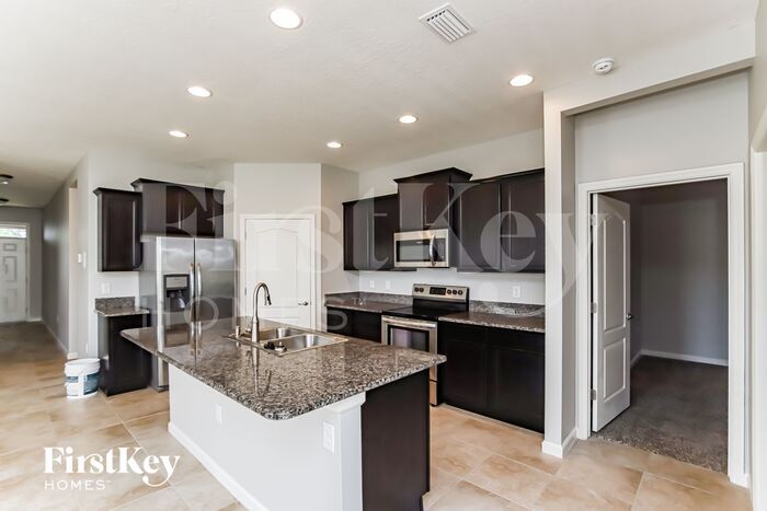 Building Photo - 740 Remington Green Dr SE