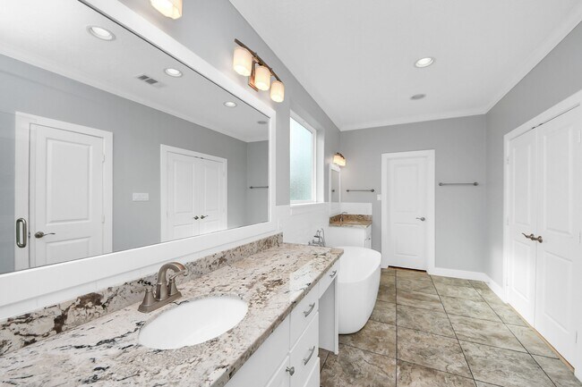 Building Photo - 1320 Dorothy St