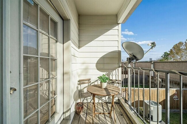 Building Photo - 5531 Cornish St