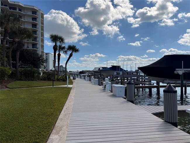 Building Photo - 670 Island Way