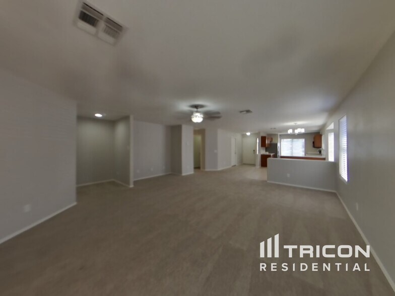 Building Photo - 10348 E Calypso Ave