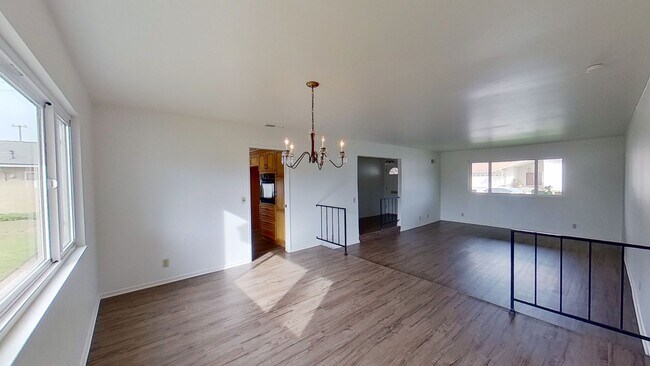 Building Photo - **MOVE-IN SPECIAL** 4 Bedroom , 2.5 Bathro...