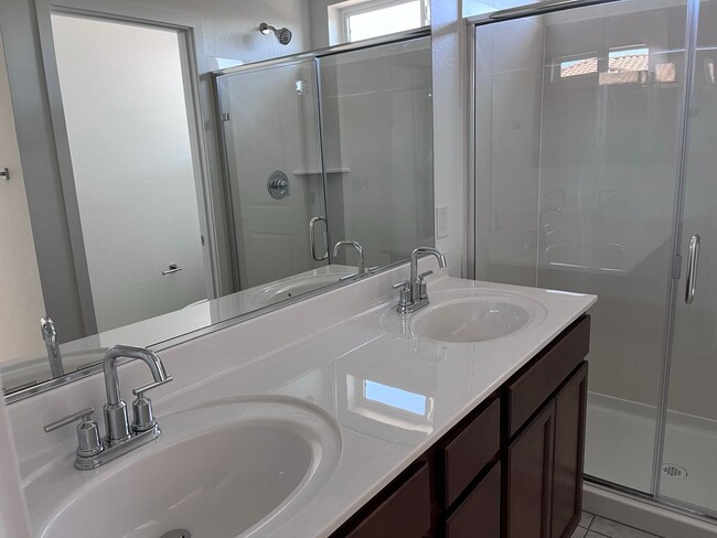 Building Photo - COMING SOON! TOWN HOME WITH COMMUNITY POOL...