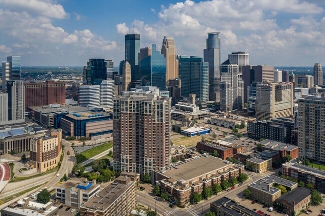 Building Photo - 1008 Portland Ave