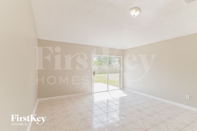 Building Photo - 12658 Holly Springs Ct