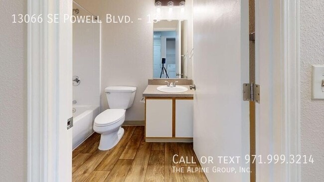Building Photo - 13066 SE Powell Blvd