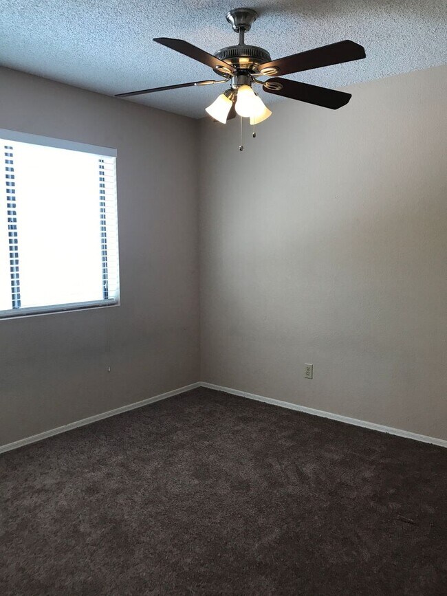 Building Photo - 3329 E Wescott Dr