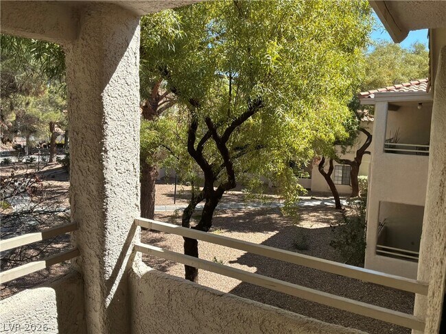 Building Photo - 2635 S Durango Dr