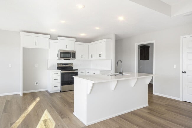 Building Photo - 2015 South St