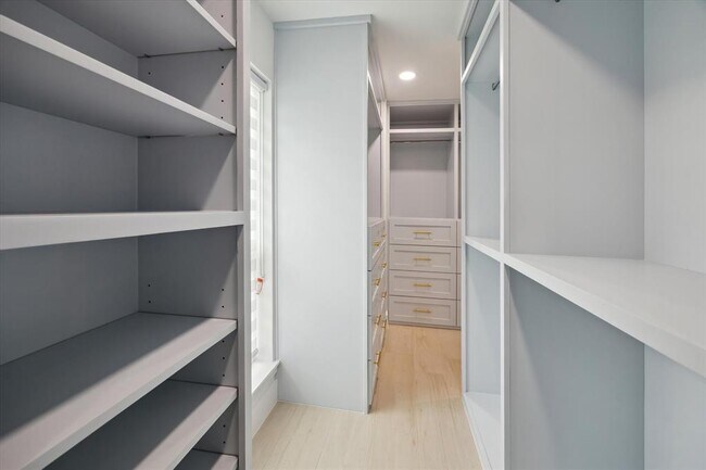 Building Photo - 12510 Barryknoll Ln
