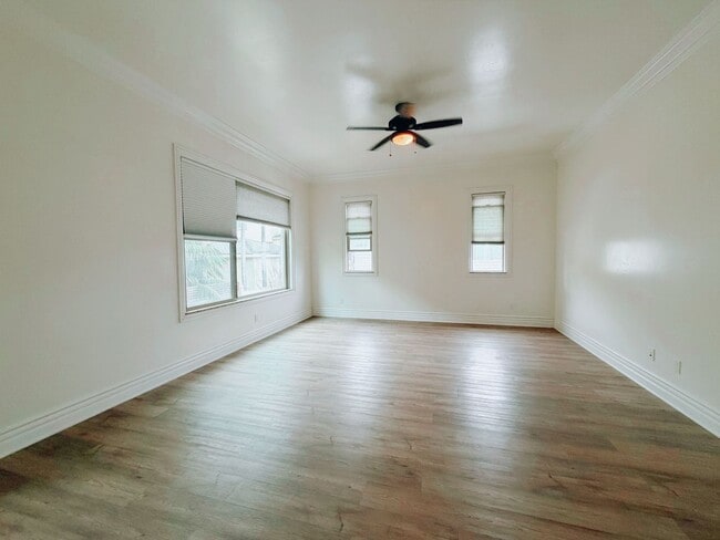 Building Photo - Spacious 6 Bed in Carlsbad with Ocean Views and Roof Top deck, 1 mile to the Beach!!