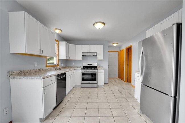 Building Photo - 6621 Samantha Ln