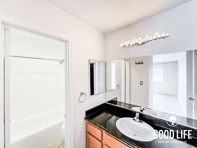 Building Photo - 6120 Decena Dr