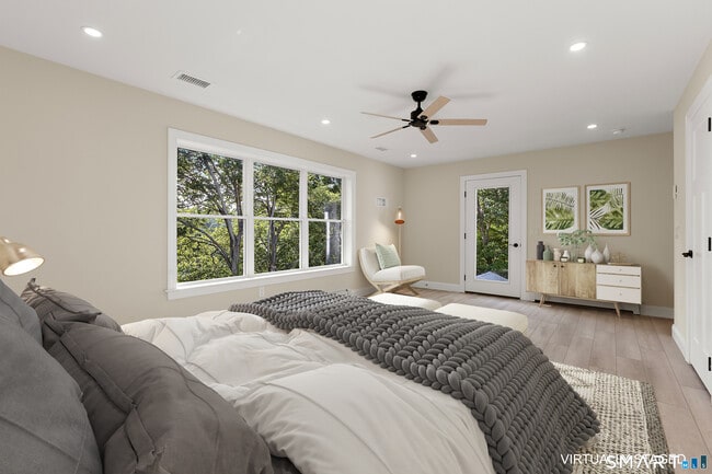 Building Photo - 10 Highland Pl