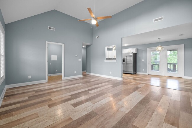 Building Photo - Pet Friendly Three Bedroom with Bonus!