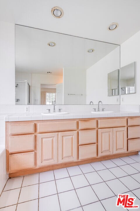 Building Photo - 6074 W 75th Pl