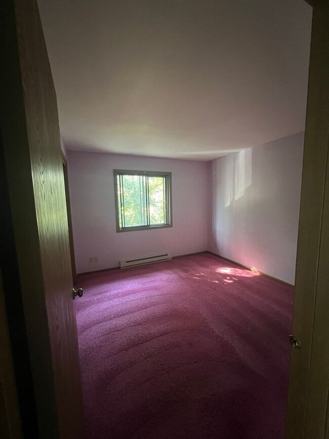 Building Photo - Spacious 2-Bed, 2-Bath Condo with Comfort ...