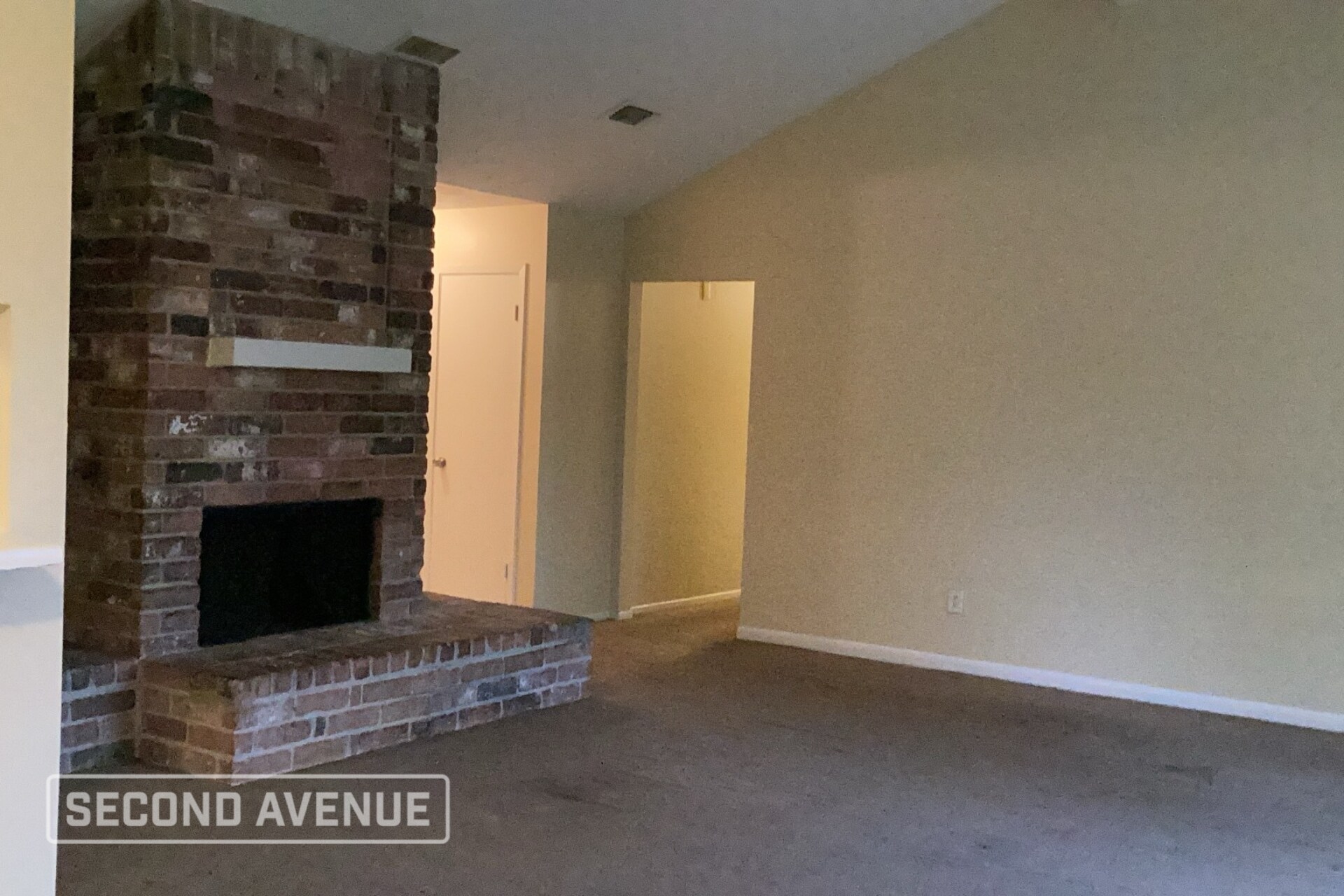 Building Photo - 16339 Maplemont Dr