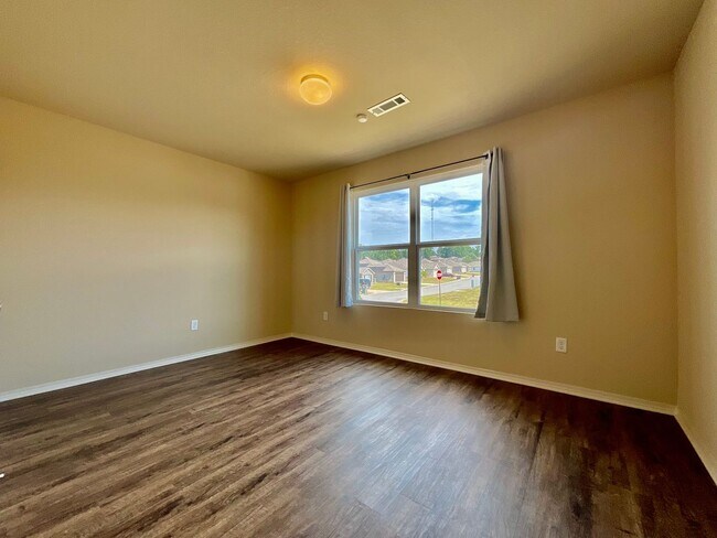 Building Photo - 4401 Olympic Dr